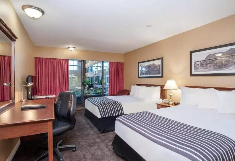 اتاق استاندارد با 2 تخت دوبل, Sandman Hotel Castlegar