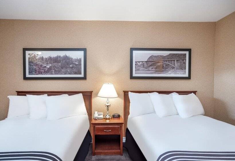 带2个双人床的标准工作室, Sandman Hotel Castlegar