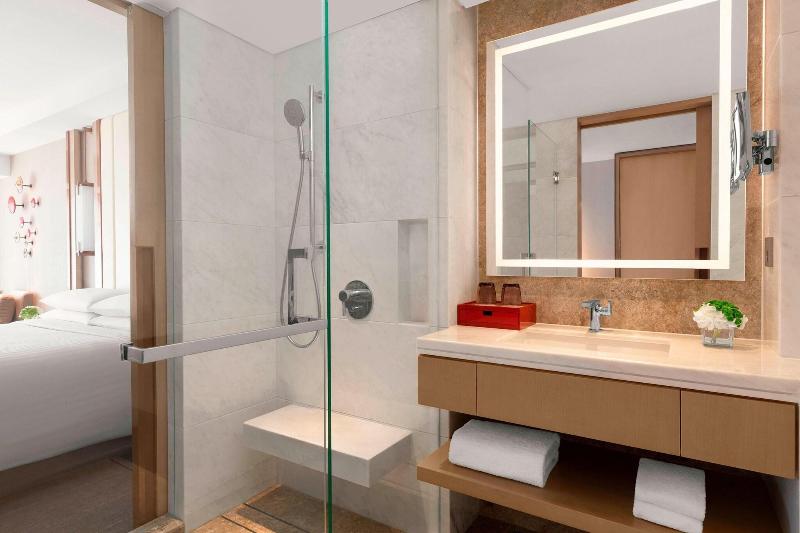 스탠다드 룸 킹사이즈 침대, Shanghai Marriott Hotel Hongqiao