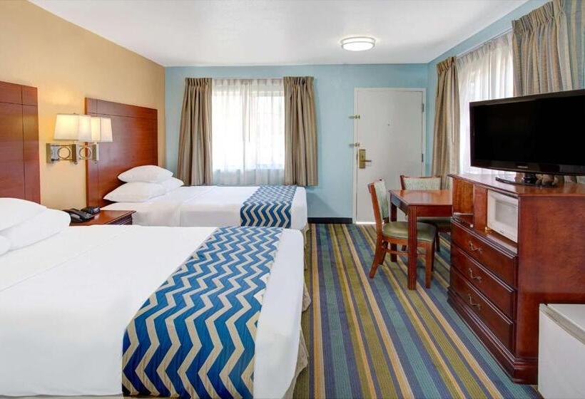 침실 2개 스위트, Travelodge By Wyndham Bishop