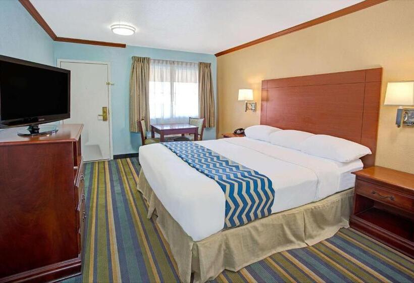 إستوديو قياسى سرير كينج, Travelodge By Wyndham Bishop