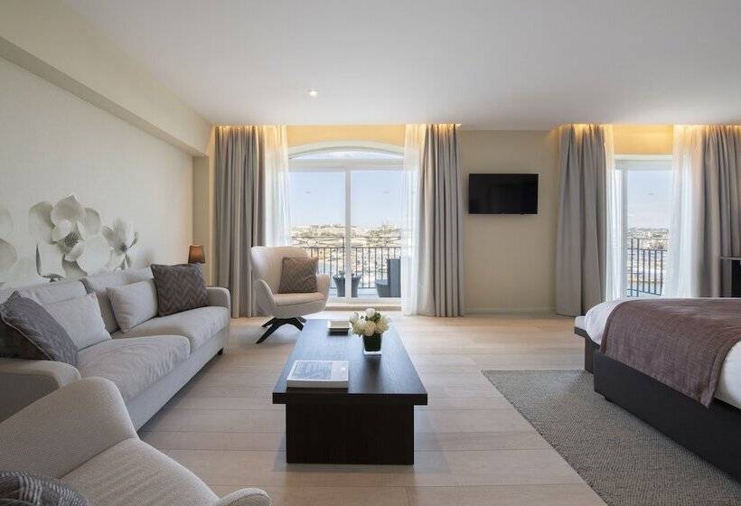 سوئیت پرزیدنت, Waterfront