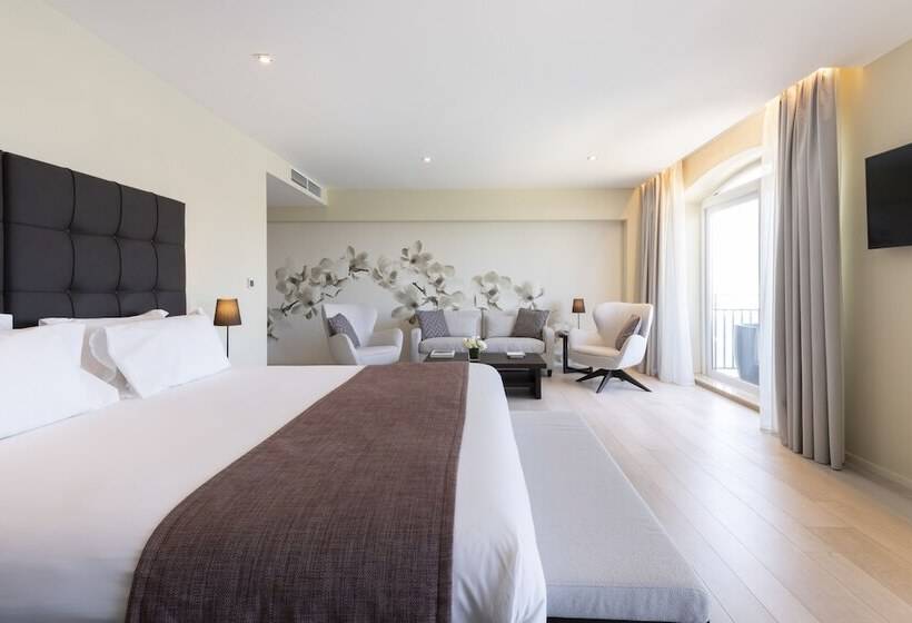 سوئیت پرزیدنت, Waterfront