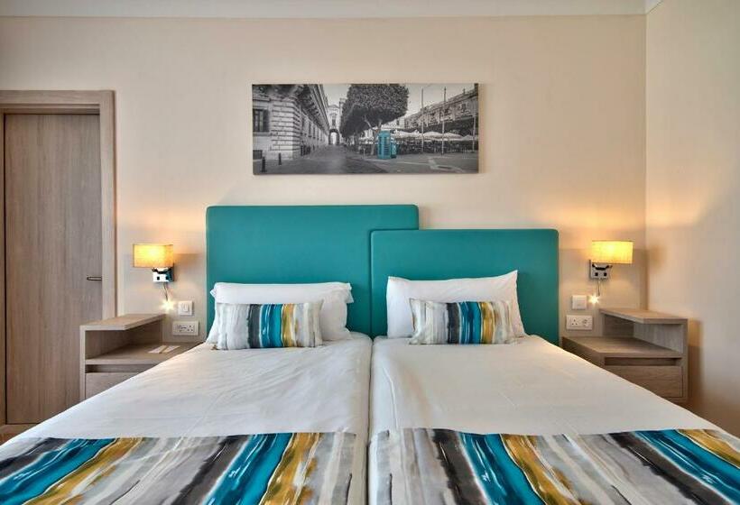 Семейный Номер Вид на Бассейн, Riviera Spa Resort - Adults Only