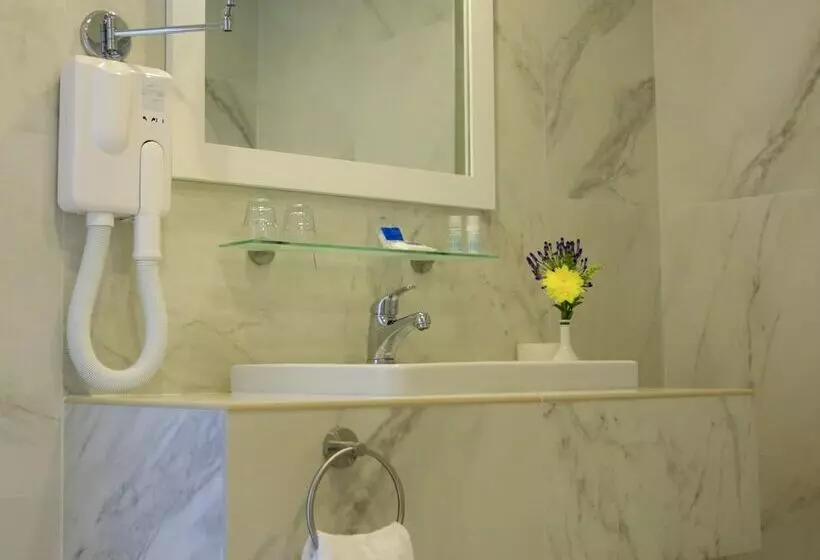 اتاق خانوادگی با چشم‌انداز استخر, Riviera Spa Resort - Adults Only