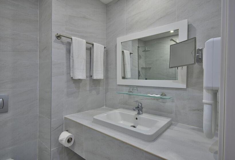 اتاق خانوادگی با چشمانداز استخر, Riviera Spa Resort - Adults Only