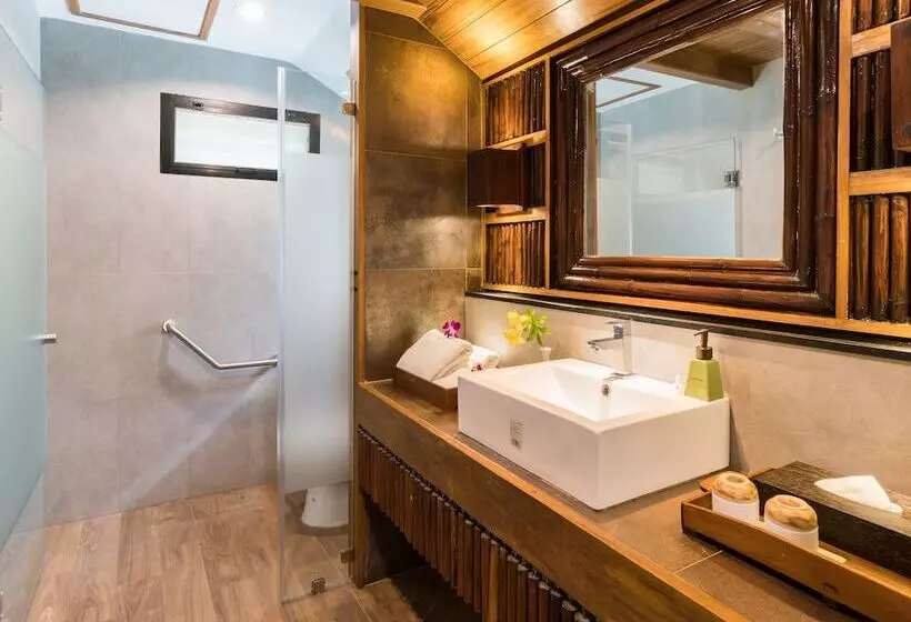 Deluxe room with river view, River Kwai Resotel