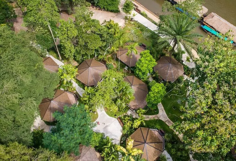 Deluxe room with river view, River Kwai Resotel