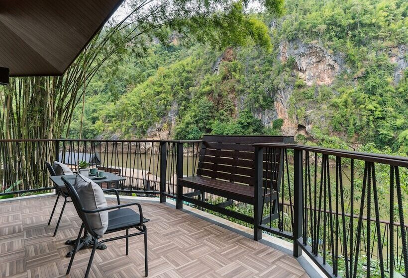 Deluxe room with river view, River Kwai Resotel