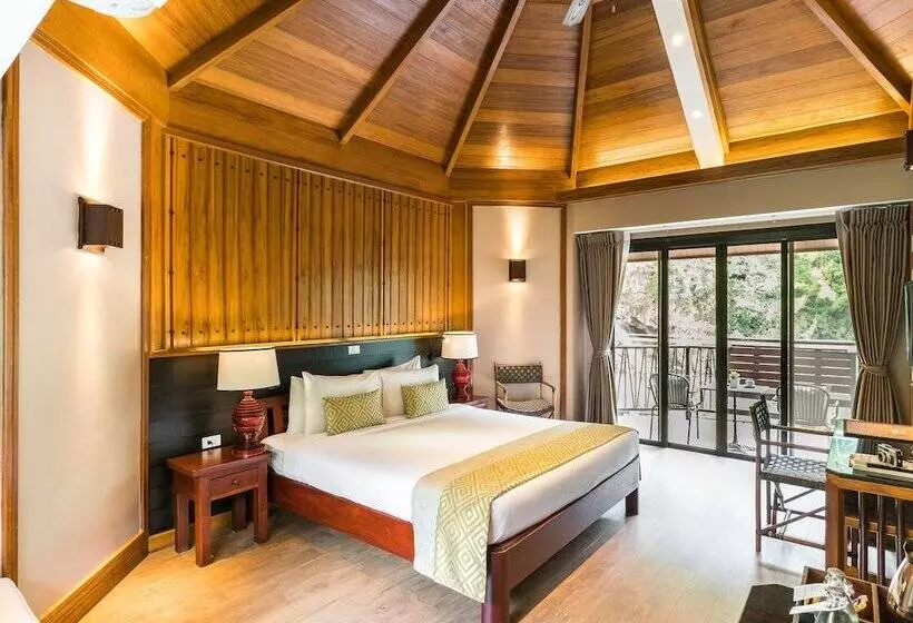 Deluxe room with river view, River Kwai Resotel