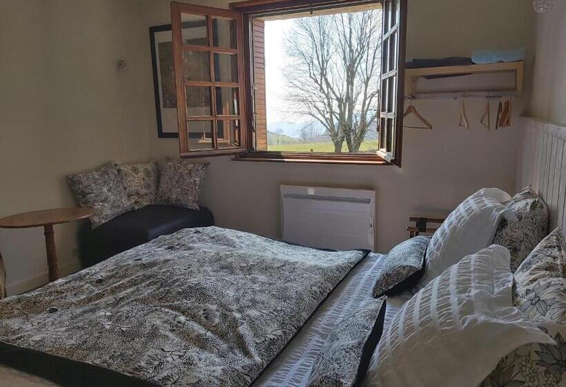 חדר סטנדרט נוף להרים, Ferme Auberge Linossier