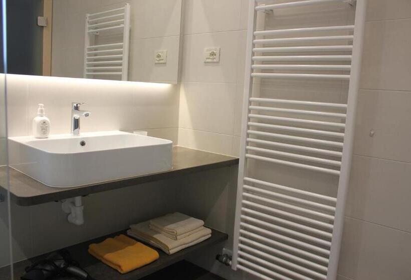 Номер Deluxe с Балконом, Garni Sirmian