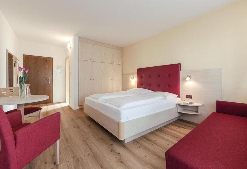 Номер Deluxe с Балконом, Garni Sirmian