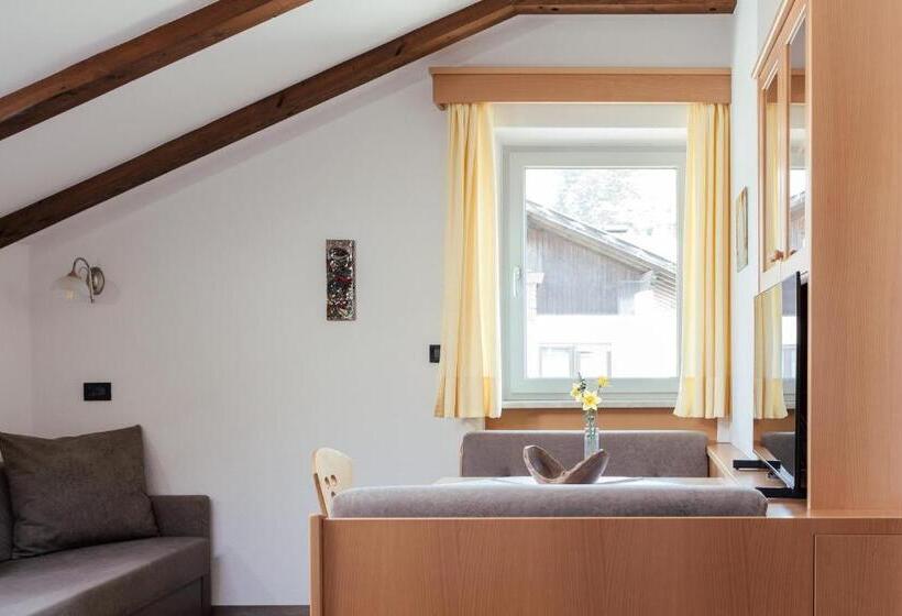 Апартаменты 1 Спальня с Балконом, Garni Sirmian