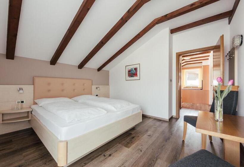 Апартаменты 1 Спальня с Балконом, Garni Sirmian