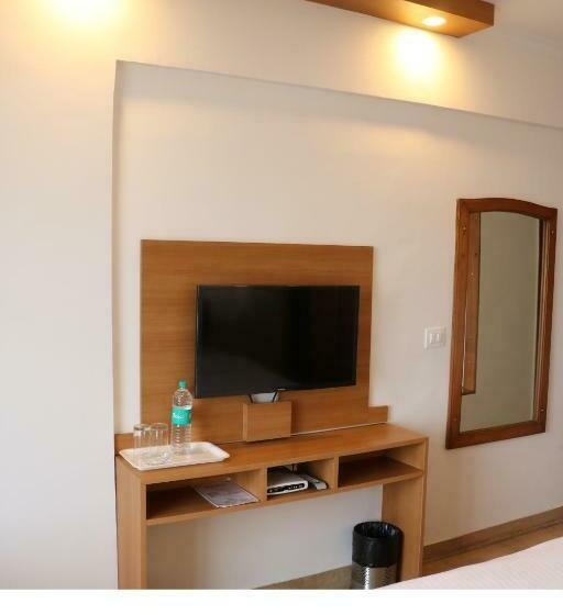 マウンテンビュースタンダードルーム, The Three Oaks Boutique