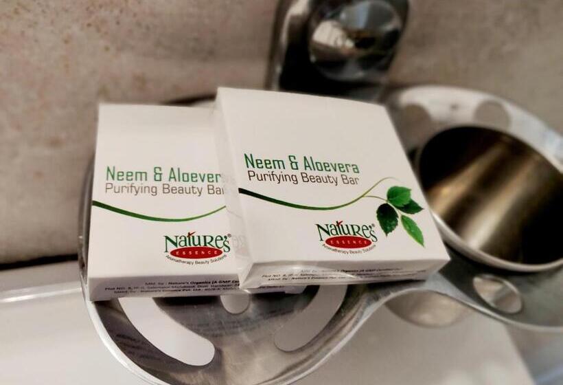 バルコニー付きスタンダードルーム, The Three Oaks Boutique