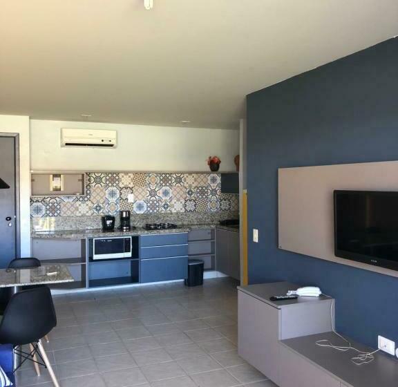 带1个卧室的带阳台的公寓, Muro Alto Suites Marupiara