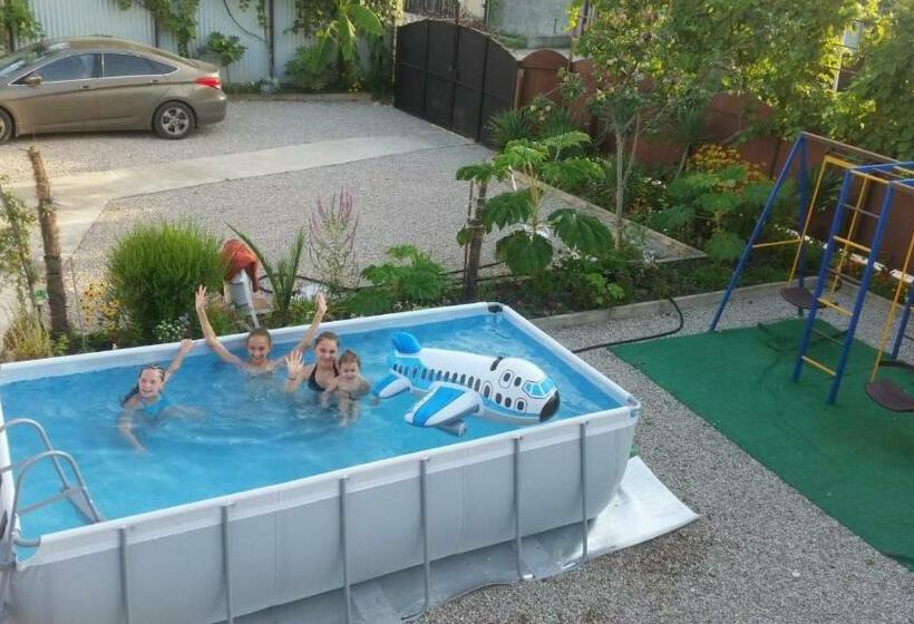 اتاق استاندارد, Alan