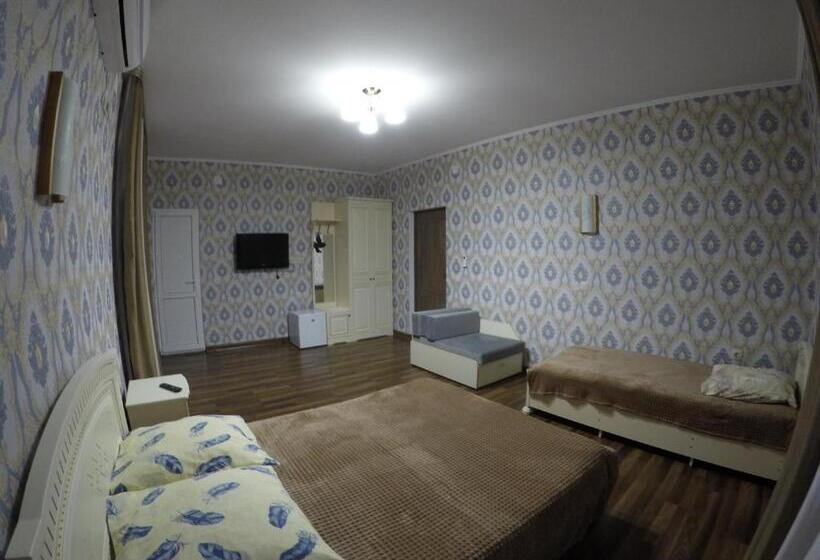 اتاق خانوادگی, Alan