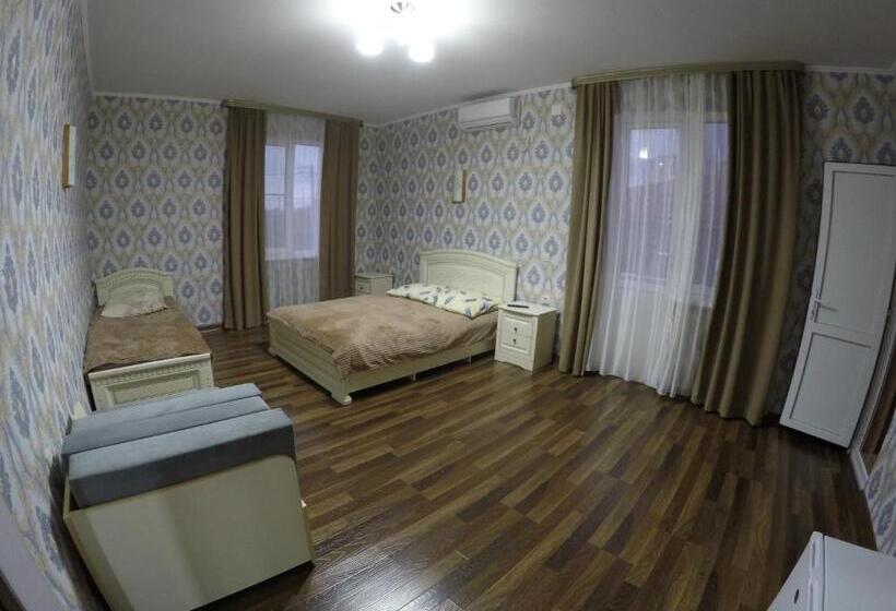 اتاق خانوادگی, Alan