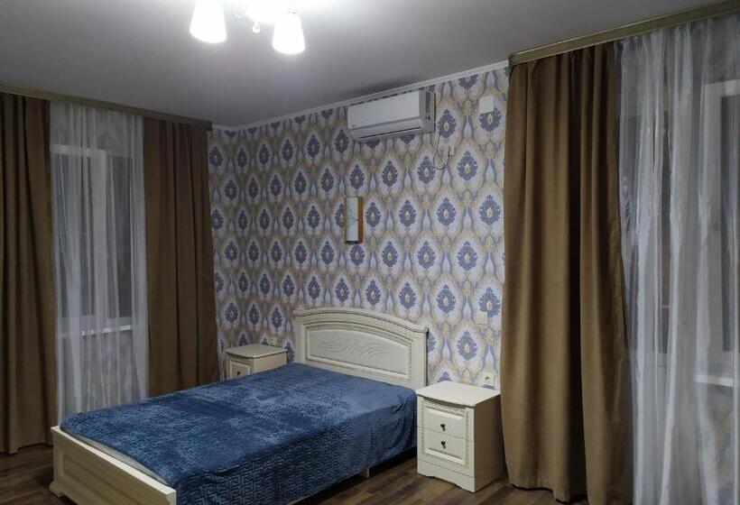 اتاق خانوادگی, Alan