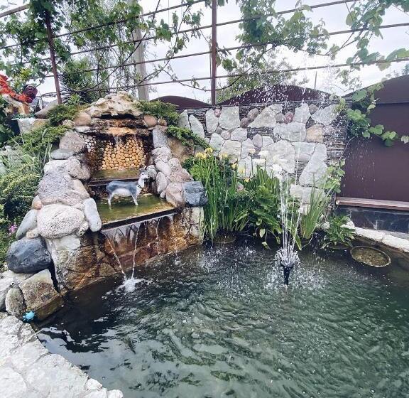 اتاق خانوادگی, Alan