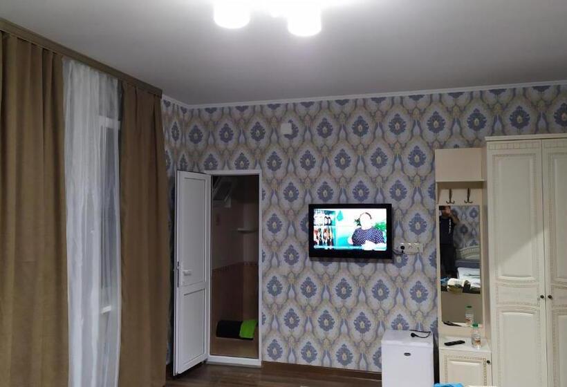 اتاق خانوادگی, Alan