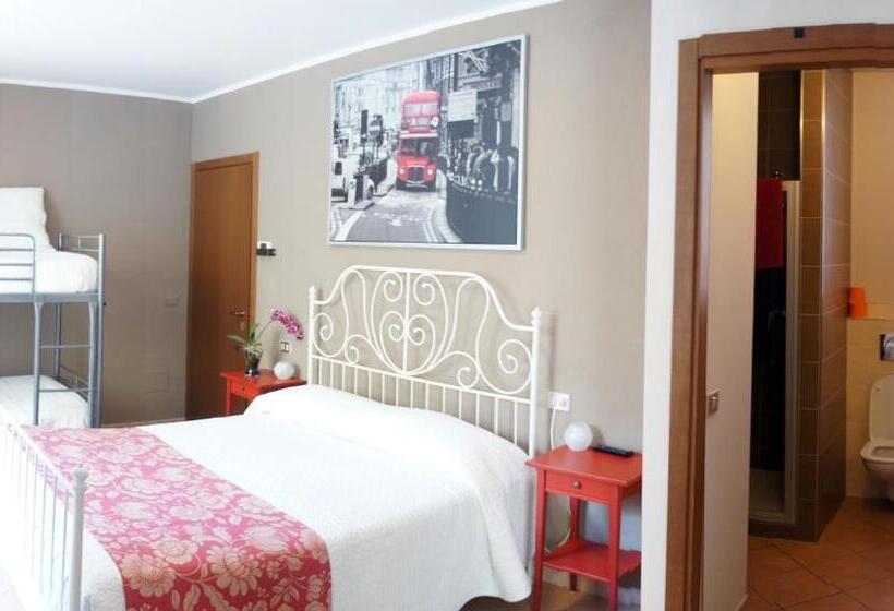 اتاق استاندارد چهار تخته, Alexander Rooms