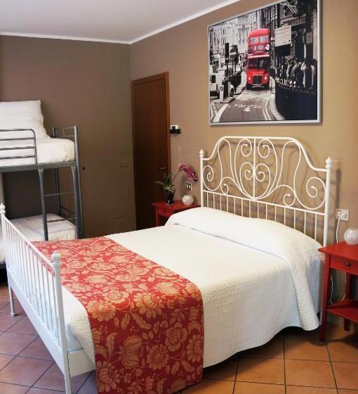 اتاق استاندارد چهار تخته, Alexander Rooms