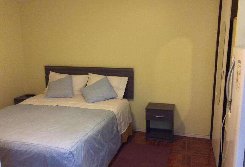 استودیوی استاندارد, Hostal Brisas Del Sur