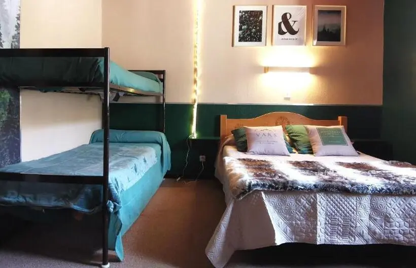 اتاق استاندارد سه نفره, La Vieille Auberge