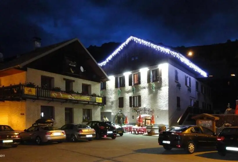 اتاق خانوادگی, La Vieille Auberge