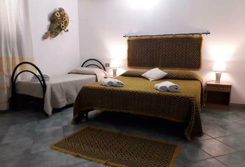 庭の見えるスタンダードトリプルルーム, Agriturismo Quattro Mori