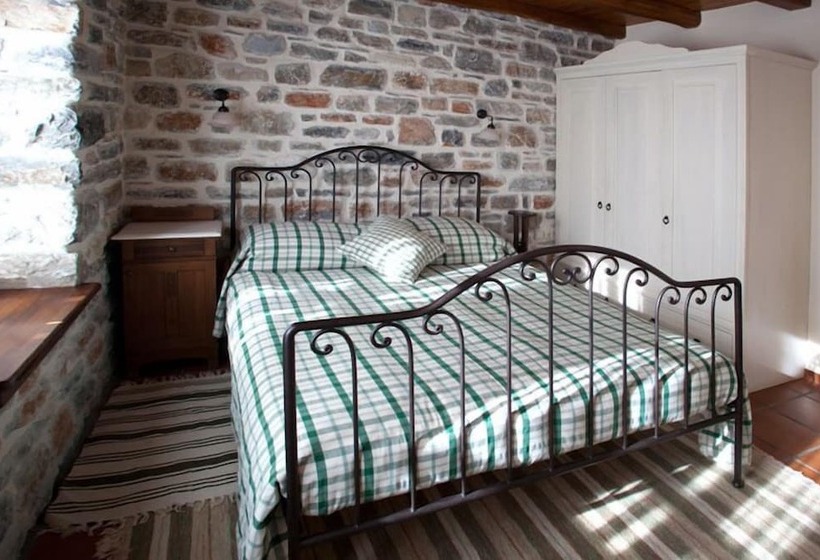 דירת חדר, Amanita Boutique