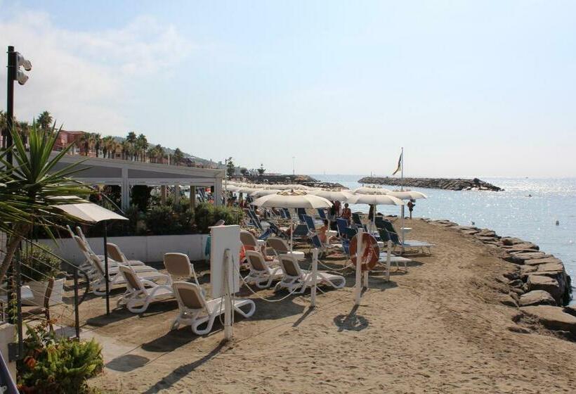 דירת חדר, Del Prado