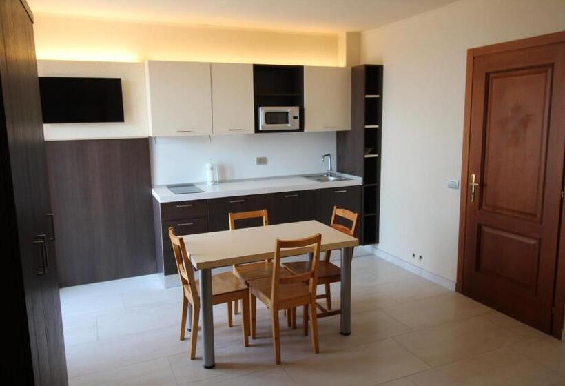 דירת חדר, Del Prado