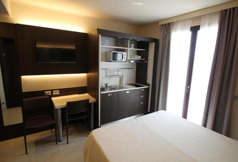 标准工作室, Del Prado