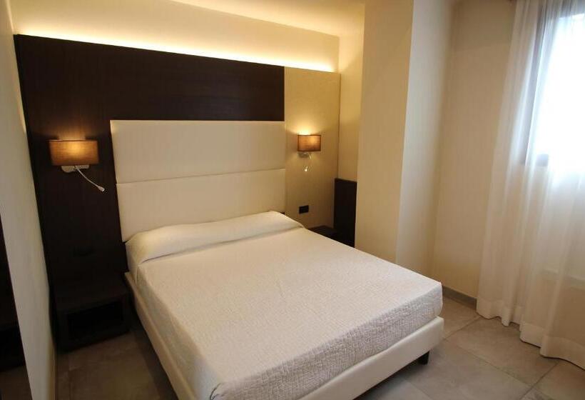 דירת חדר, Del Prado