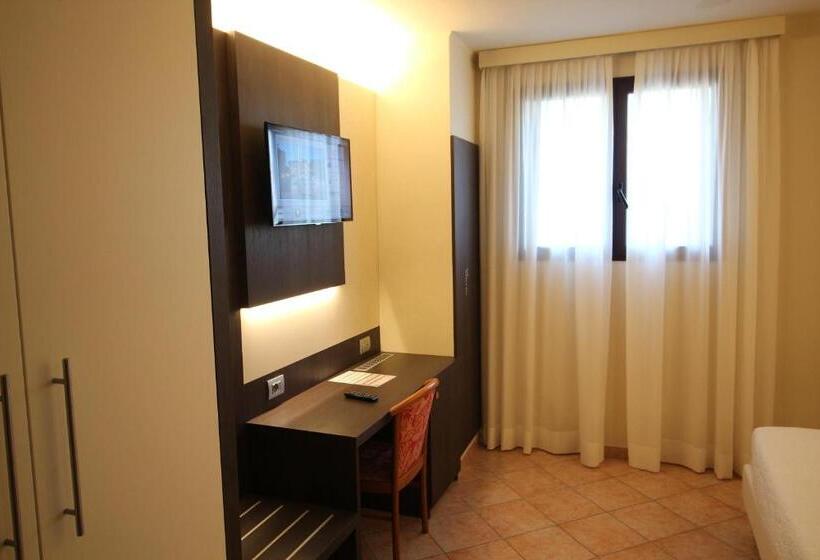 חדר סטנדרט, Del Prado