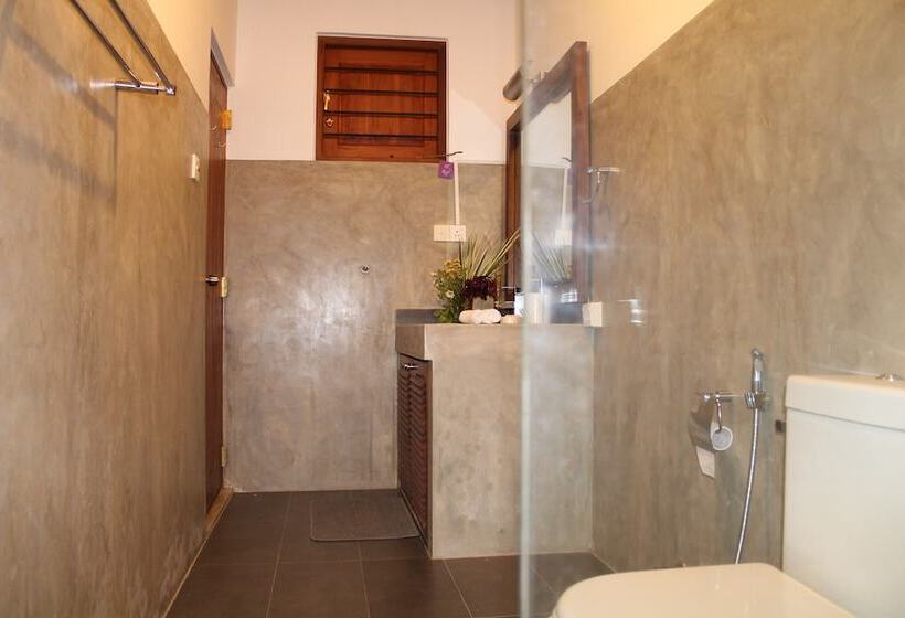 חדר דלוקס לארבעה, Misty Hills Villa Kadugannawa