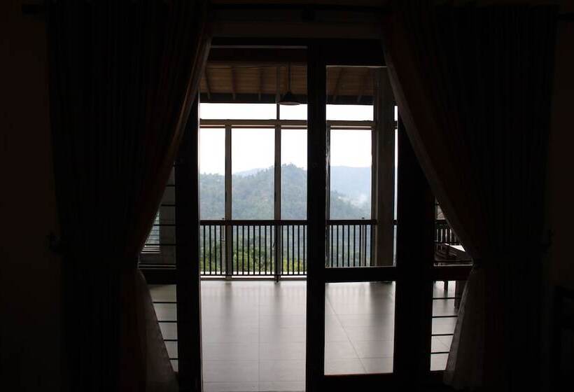 חדר דלוקס לארבעה, Misty Hills Villa Kadugannawa