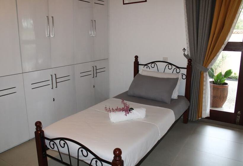 חדר דלוקס לארבעה, Misty Hills Villa Kadugannawa