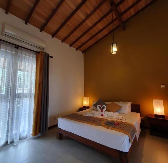 וילה עם חדר שינה אחד ובריכת שחיה, Misty Hills Villa Kadugannawa