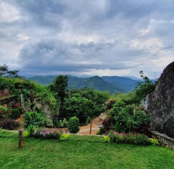 חדר סטנדרט לשלושה, Misty Hills Villa Kadugannawa