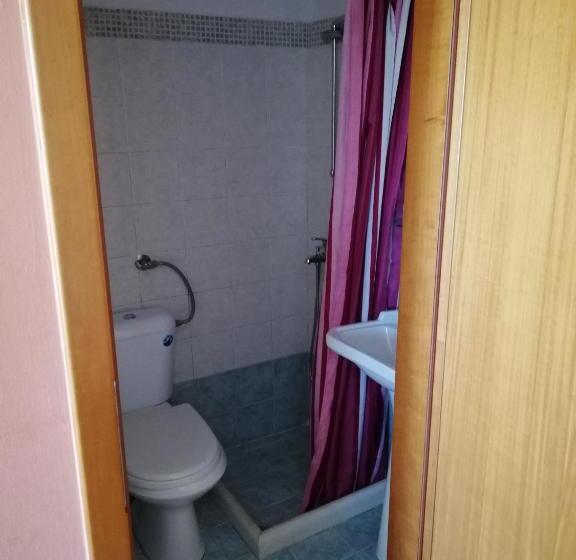 이코노미 룸, Syrtaki