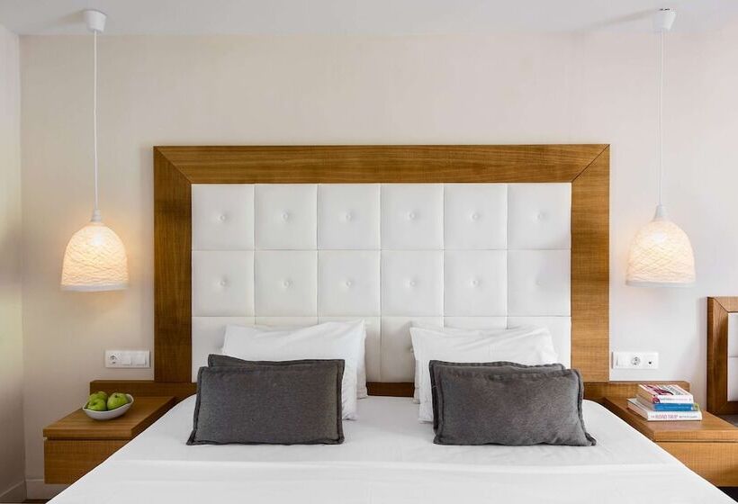 غرفة ديلوكس مطلّة علي الحديقة, Akron Seascape Resort, A Member Of Brown Hotels