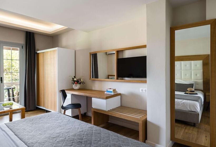 غرفة ديلوكس مطلّة علي الحديقة, Akron Seascape Resort, A Member Of Brown Hotels