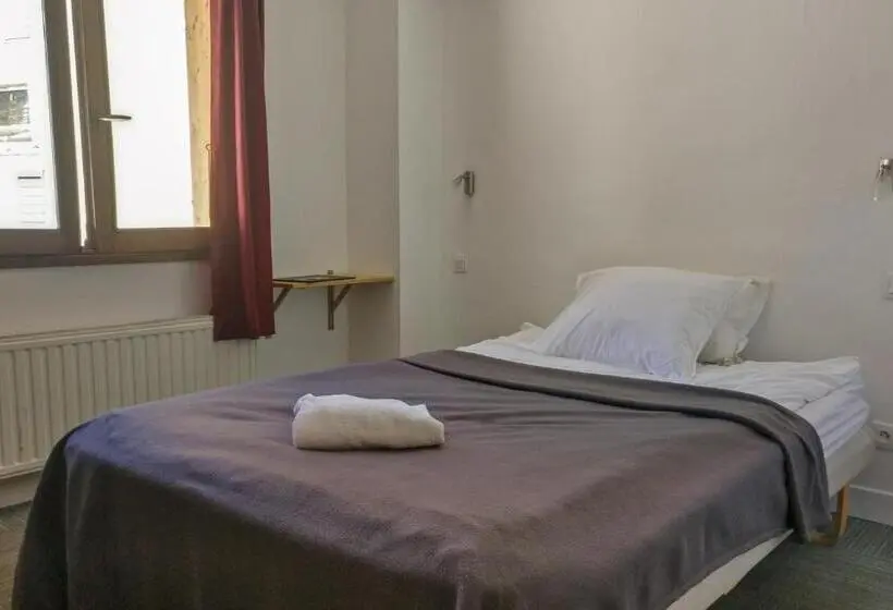 Standard Yhden Hengen Huone, Belle étoile