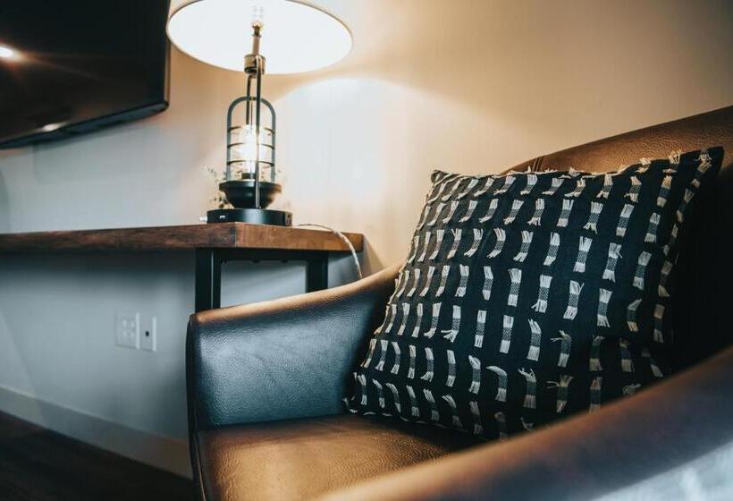 جناح ديلوكس سرير كينج, Voco Saranac Lake Ny Waterfront, An Ihg